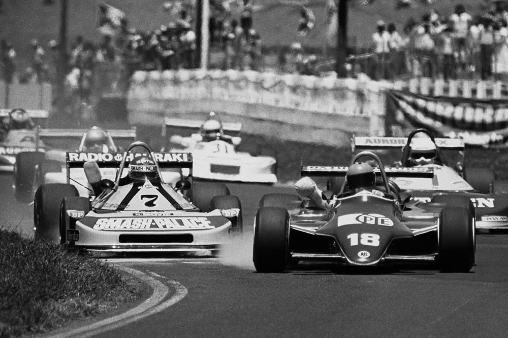 Pukekohe 1981. Into Champion, David Oxton, Ralt RT4 leads the Ralt RT1's of Steve Millen and Dave McMillan. IMAGE/terry marshall